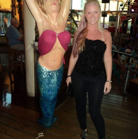 Meet the Posher, Laura B 🐰 - Picture 6 of 9